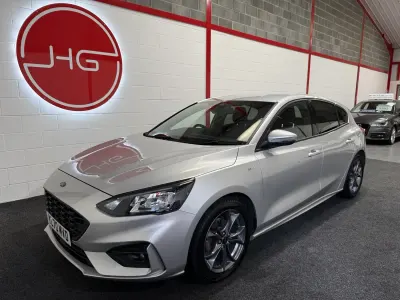 Używany Ford Focus ST-Line 120 KM (88 kW) 2021 Srebrny Hatchback