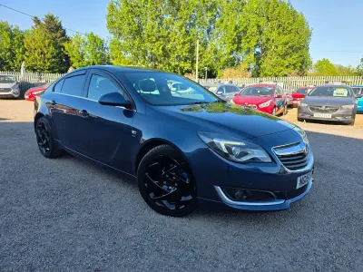 Used Vauxhall Insignia SRi 140 HP (102 kW) 2015 Blue Hatchback