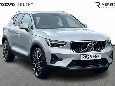Usado Volvo XC40 Ultra 2025 Prateado SUV