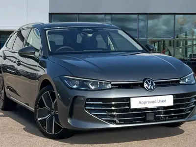 Begagnad VW Passat Elegance 150 HK (110 kW) 2026 Grå Kombi