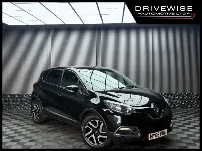 Used Renault Captur Dynamique 90 HP (66 kW) 2016 Black SUV