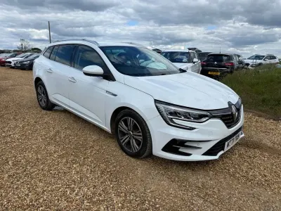 Used Renault Mégane GrandTour Iconic 115 HP (84 kW) 2022 White Estate