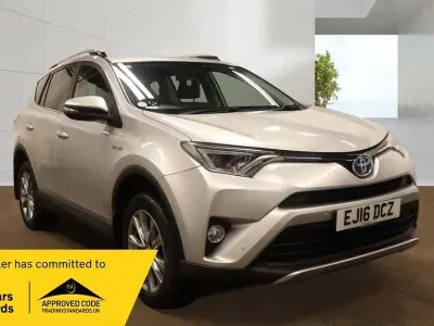 Used Toyota RAV4 197 HP (144 kW) 2016 Silver SUV