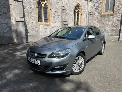 Gebraucht Vauxhall Astra 2013 Silber Kleinwagen