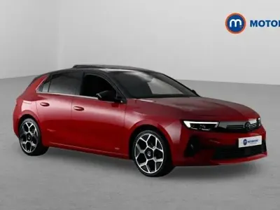 Used Vauxhall Astra Ultimate 131 HP (96 kW) 2023 Red Hatchback