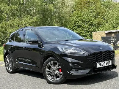 Usado Ford Kuga ST-Line 150 CV (110 kW) 2020 Negro SUV