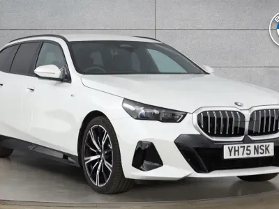 Begagnad BMW 520 M Sport 205 HK (150 kW) 2025 Vit Kombi