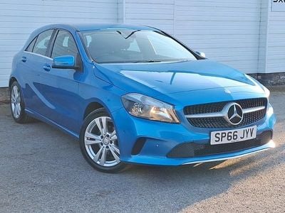 Used Mercedes A180 Executive 109 HP (80 kW) 2016 Blue Hatchback