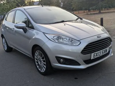 Used Ford Fiesta Titanium 125 HP (91 kW) 2013 Silver Hatchback
