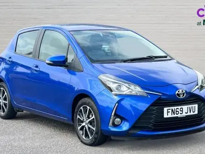 Used Toyota Yaris 111 HP (81 kW) 2019 Blue