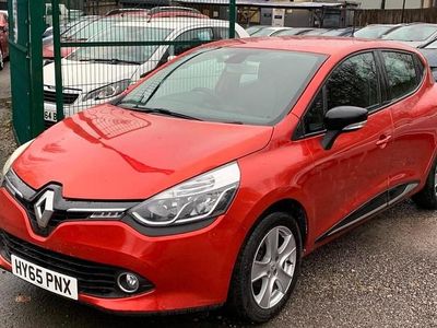 Used Renault Clio IV Dynamique 90 HP (66 kW) 2015 Red Hatchback