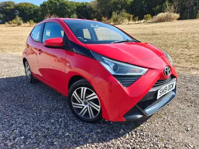 Used Toyota Aygo X-play 72 HP (52 kW) 2019 Red Hatchback