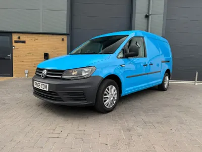 Begagnad VW Caddy Startline 102 HK (75 kW) 2015 Blå Minibuss