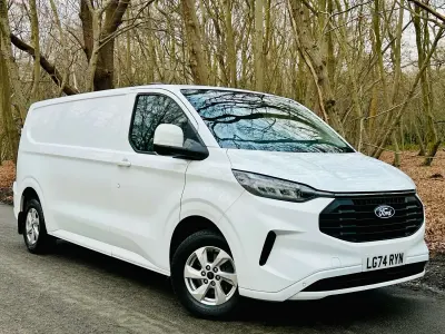 Begagnad Ford Transit Custom Limited 136 HK (100 kW) 2024 Vit Van