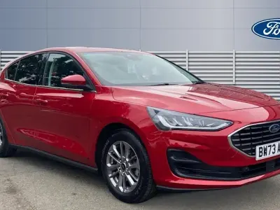 Used Ford Focus Titanium 155 HP (114 kW) 2023 Red Hatchback