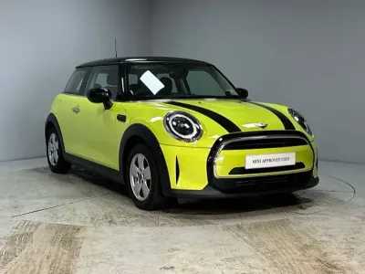 Used Mini Cooper Classic 134 HP (98 kW) 2022 Yellow Hatchback