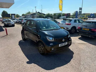 Used Smart ForFour Premium 90 HP (66 kW) 2015 Black Hatchback
