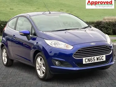 Używany Ford Fiesta Zetec 2015 Niebieski Hatchback