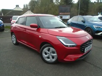 Używany Suzuki Swift 82 KM (60 kW) 2025 Czerwony Hatchback