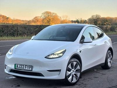 White Used 2022 Tesla Model Y Long Range AWD SUV | £18,895 (Fair price)