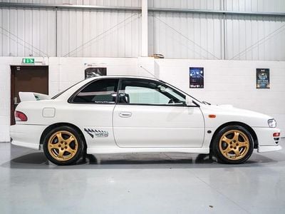 Begagnad Subaru Impreza 1998 Vit Sedan