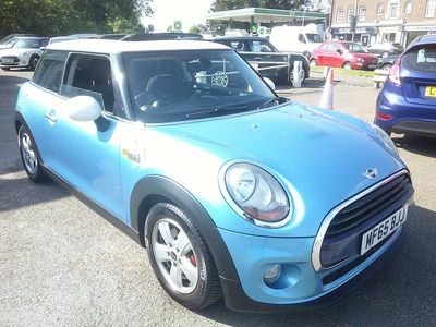 Begagnad Mini Cooper Hatch 136 HK (100 kW) 2015 Blå Halvkombi