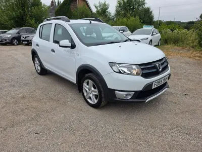 Used Dacia Sandero Lauréate 2015 White Hatchback