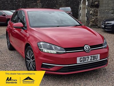 Used VW Golf VII SE 125 HP (91 kW) 2017 Red Hatchback
