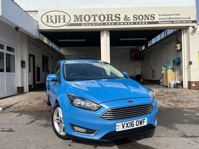 Used Ford Focus Titanium 120 HP (88 kW) 2016 Blue Hatchback