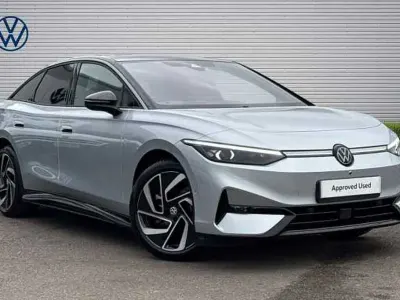 Begagnad VW ID.7 Pro 210 kW (286 HK) 2025 Silver Halvkombi