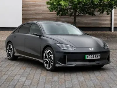 Usado Hyundai Ioniq 6 Ultimate 239 kW (325 HP) 2024 Cinzento Sedan