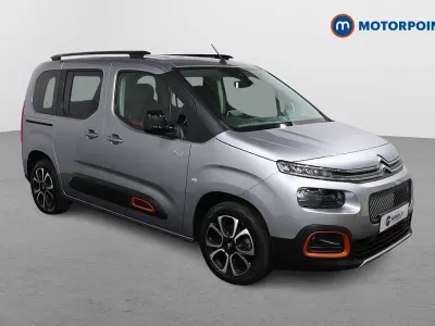 Begagnad Citroën e-Berlingo XTR 100 kW (136 HK) 2023 Grå Minibuss
