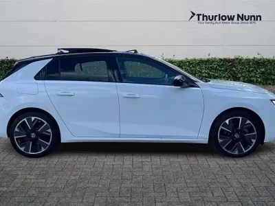Gebraucht Vauxhall Astra Ultimate 114 kW (156 PS) 2024 Weiß Kleinwagen