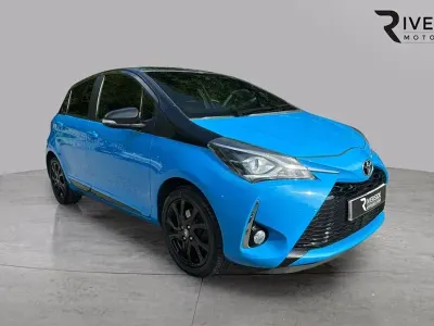 Used Toyota Yaris Design 111 HP (81 kW) 2018 Blue Hatchback