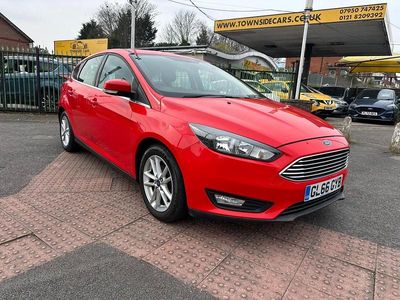 Used Ford Focus Zetec 125 HP (91 kW) 2016 Red Hatchback