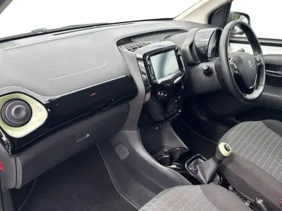 Używany Peugeot 108 Collection 71 KM (52 kW) 2021 Szary