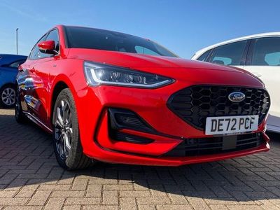 Used Ford Focus ST-Line 125 HP (91 kW) 2023 Red Hatchback