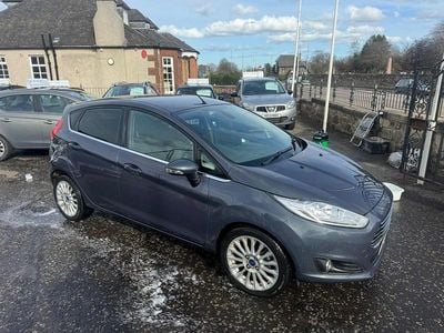 Used Ford Fiesta Titanium 125 HP (91 kW) 2013 Grey Hatchback