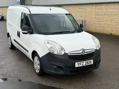 Used Vauxhall Combo 2015 White MPV
