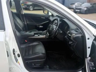 Used Lexus IS300h