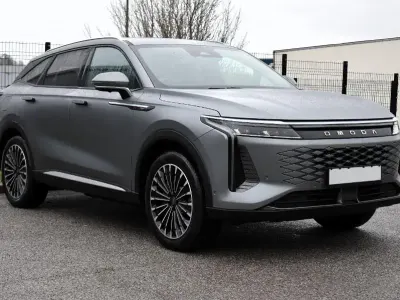 Used Omoda 9 537 HP (394 kW) 2026 Grey SUV