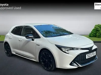 Used Toyota Corolla Sport 184 HP (135 kW) 2021 White Hatchback
