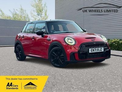 Begagnad Mini Cooper S Hatch 2021 Röd Halvkombi