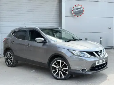 Used Nissan Qashqai Tekna 130 HP (95 kW) 2016 Grey SUV
