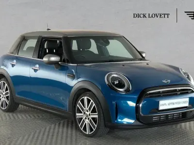 Begagnad Mini Cooper Exclusive 134 HK (98 kW) 2023 Blå Halvkombi