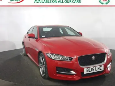 Used Jaguar XE Ingenium 200 HP (147 kW) 2019 Red Sedan