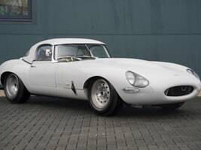 Used Jaguar E-Type 269 HP (197 kW) 1964 White Coupe