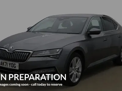 Usado Skoda Superb SE L 218 CV (160 kW) 2021 Gris Utilitario