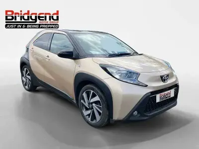 Used Toyota Aygo X 72 HP (52 kW) 2023 Beige SUV