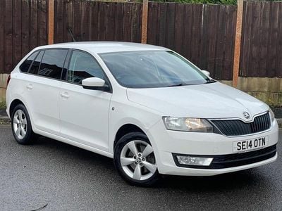 White Used 2014 Skoda Rapid SE Hatchback | £4,795 (Fair price)